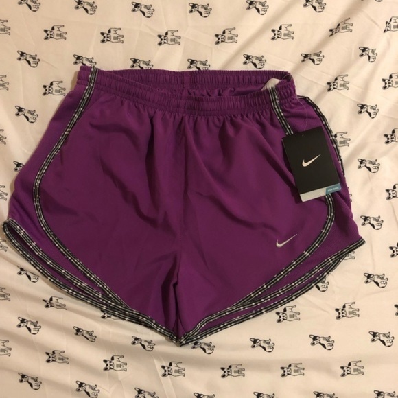 Nike Women DRY-FIT Short - Picture 1 of 7